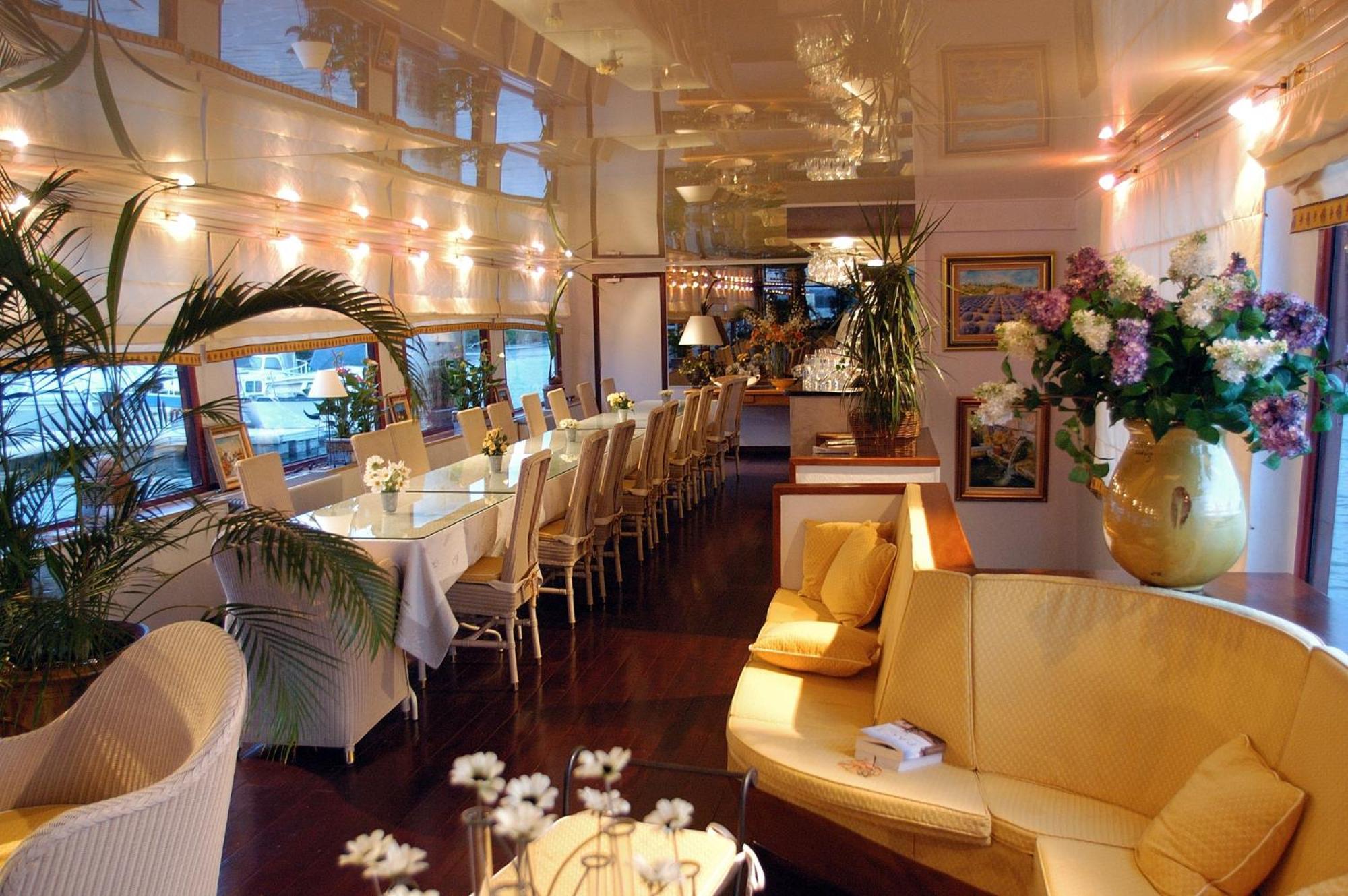 Bateau Le Phenicien Hotel Aigues-Mortes Exterior foto